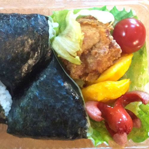 おにぎり弁当